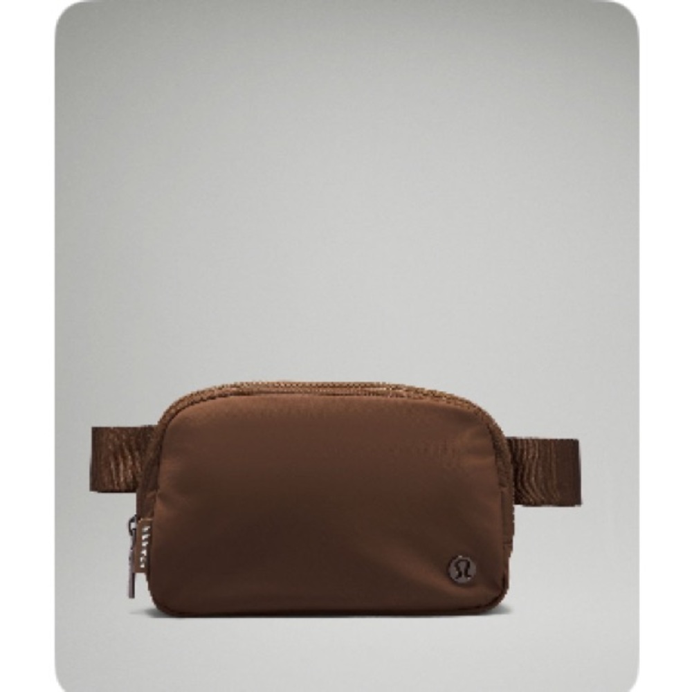 Lululemon Everywhere Belt Bag in Java
